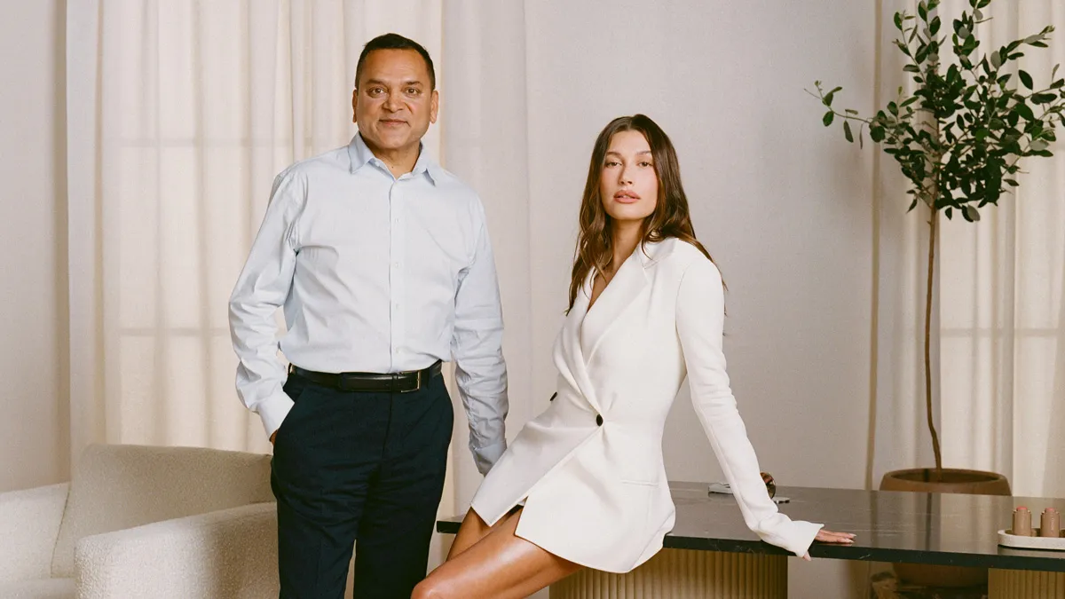 Audiense blog - image - Hailey Bieber and Tarang Amin, e.l.f CEO